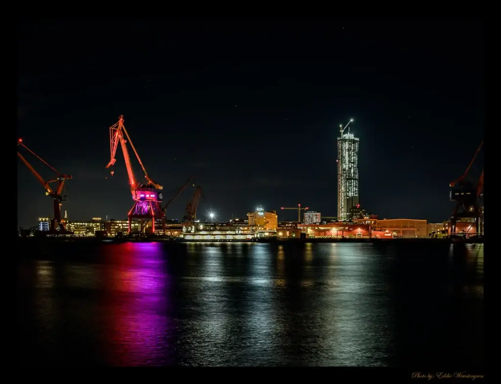 Karlatornet by night